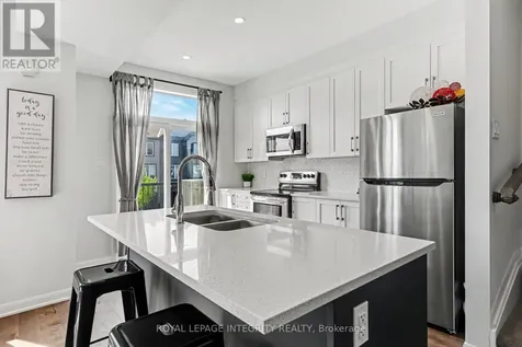906 Lixnaw Court Ottawa ON K2J 6Y3