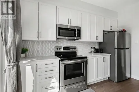906 Lixnaw Court Ottawa ON K2J 6Y3