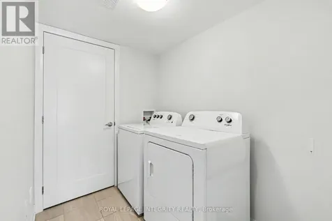 906 Lixnaw Court Ottawa ON K2J 6Y3