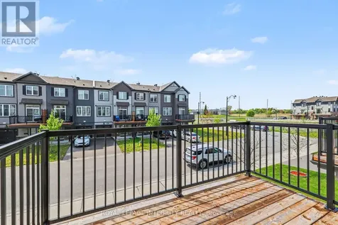 906 Lixnaw Court Ottawa ON K2J 6Y3