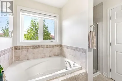 278 Kiwanis Court Ottawa ON K1T 0H7