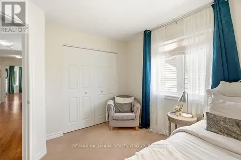 278 Kiwanis Court Ottawa ON K1T 0H7