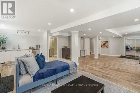 278 Kiwanis Court Ottawa ON K1T 0H7