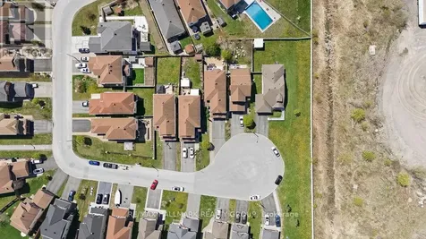 278 Kiwanis Court Ottawa ON K1T 0H7