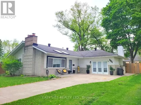 112 Clovelly Road Tecumseh ON N8N 1G1