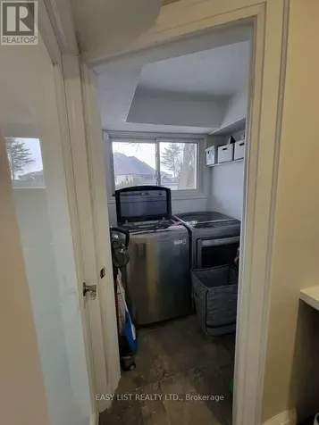 112 Clovelly Road Tecumseh ON N8N 1G1