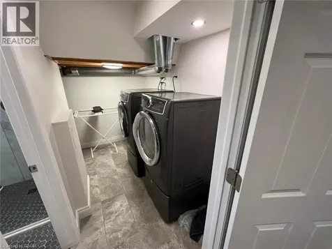831 Queensdale Avenue East Hamilton ON L8V 1M7