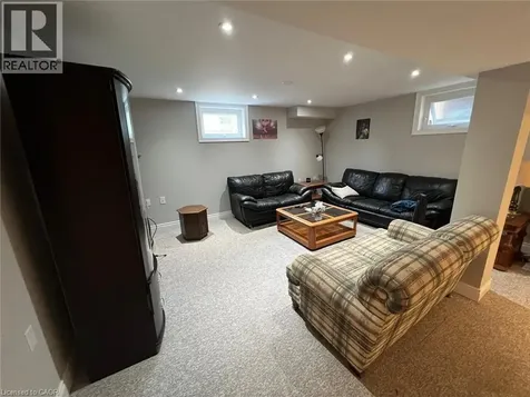 831 Queensdale Avenue East Hamilton ON L8V 1M7