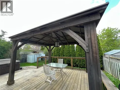 831 Queensdale Avenue East Hamilton ON L8V 1M7