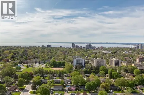 2081 Fairview Street Burlington ON L7R 0E4