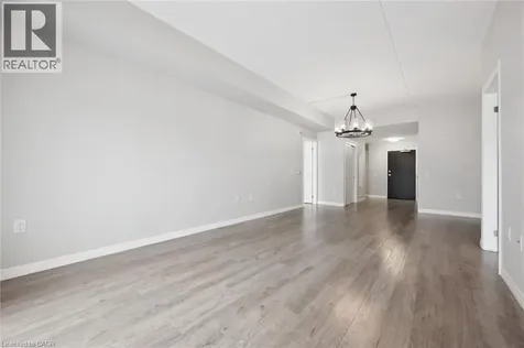 35 Kingsbury Square Guelph ON N1L 0J4