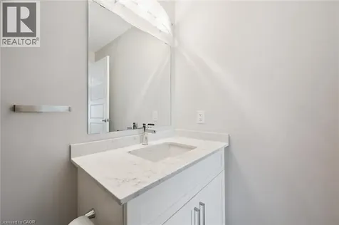 35 Kingsbury Square Guelph ON N1L 0J4