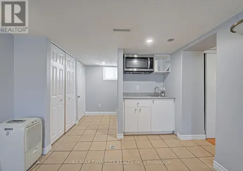 281 Courtland Avenue North Kitchener ON N2G 2V8