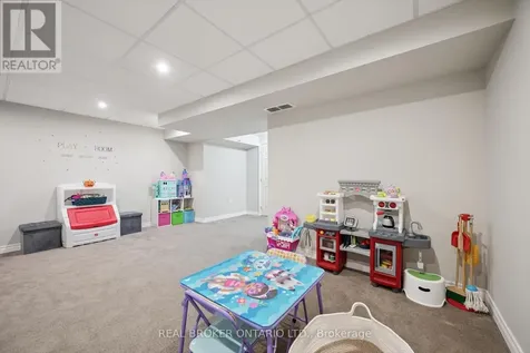 511 Dansbury Drive Waterloo ON N2K 4K8
