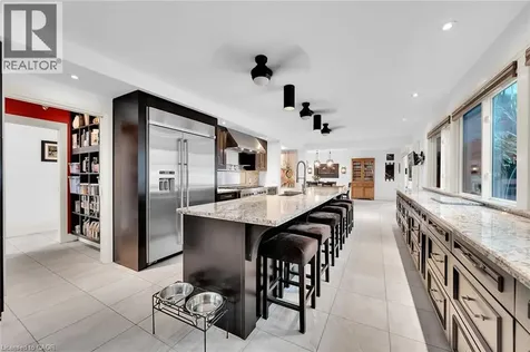 404 Mountain Brow Boulevard East Hamilton ON L8T 1A7