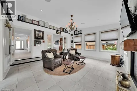 404 Mountain Brow Boulevard East Hamilton ON L8T 1A7