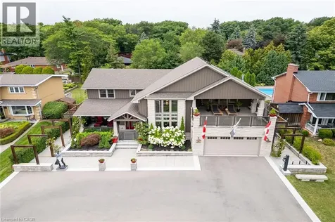 404 Mountain Brow Boulevard East Hamilton ON L8T 1A7
