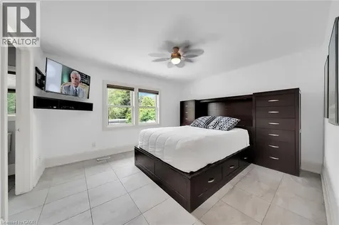 404 Mountain Brow Boulevard East Hamilton ON L8T 1A7