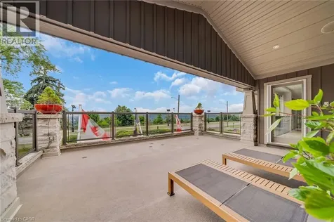 404 Mountain Brow Boulevard East Hamilton ON L8T 1A7