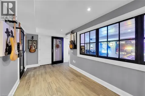404 Mountain Brow Boulevard East Hamilton ON L8T 1A7