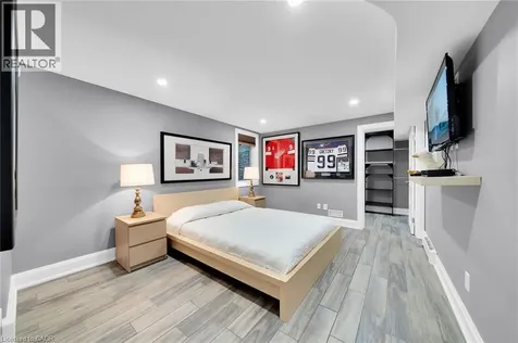 404 Mountain Brow Boulevard East Hamilton ON L8T 1A7