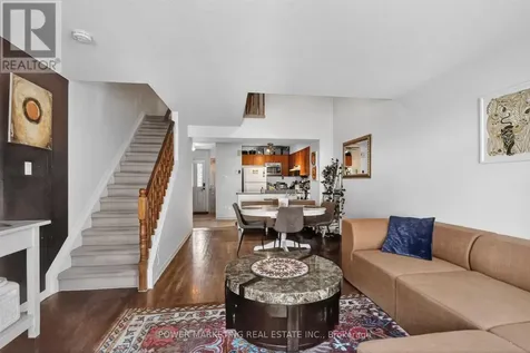 122 Scout Street Ottawa ON K2C 4E2