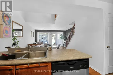 122 Scout Street Ottawa ON K2C 4E2