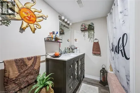 27 Vicmount Drive Kitchener ON N2M 2A2