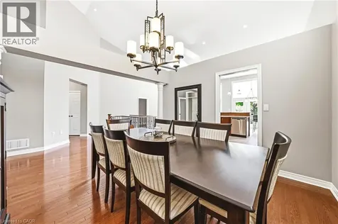 2178 Berwick Drive Burlington ON L7M 5C2