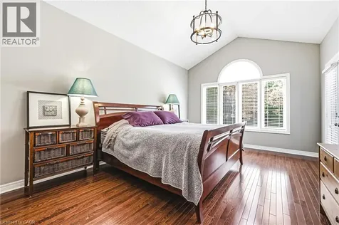 2178 Berwick Drive Burlington ON L7M 5C2