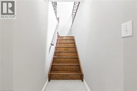 2178 Berwick Drive Burlington ON L7M 5C2