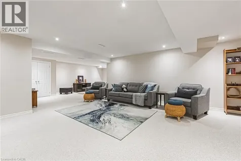 2178 Berwick Drive Burlington ON L7M 5C2