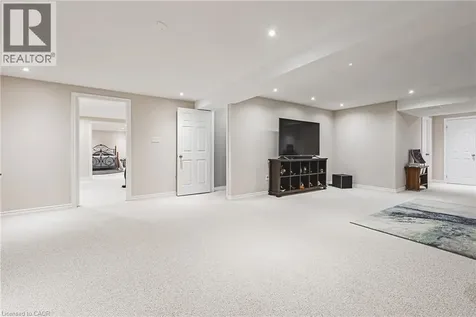 2178 Berwick Drive Burlington ON L7M 5C2