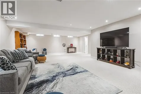2178 Berwick Drive Burlington ON L7M 5C2