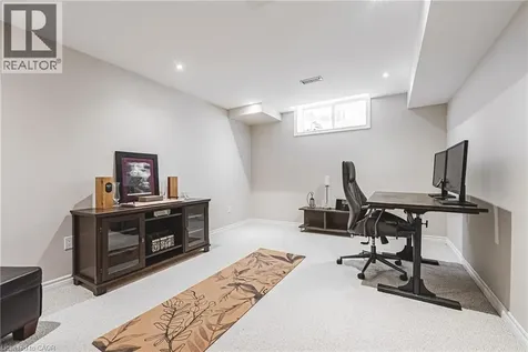 2178 Berwick Drive Burlington ON L7M 5C2
