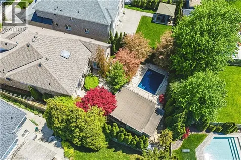 2178 Berwick Drive Burlington ON L7M 5C2