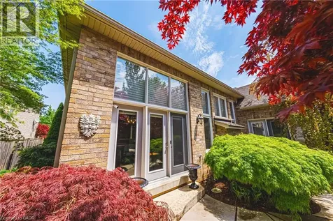 2178 Berwick Drive Burlington ON L7M 5C2