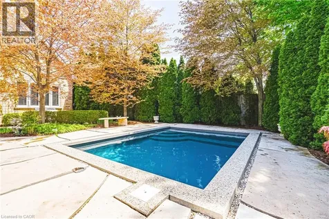 2178 Berwick Drive Burlington ON L7M 5C2