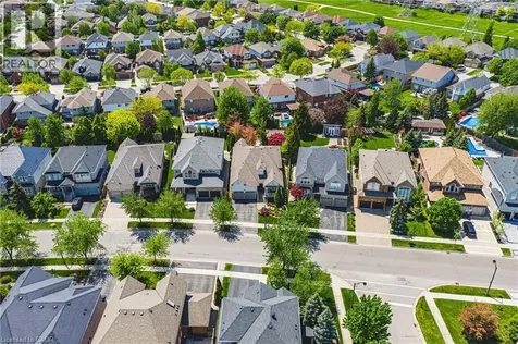 2178 Berwick Drive Burlington ON L7M 5C2