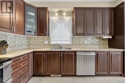 241 Denali Way Ottawa ON K2S 0N1