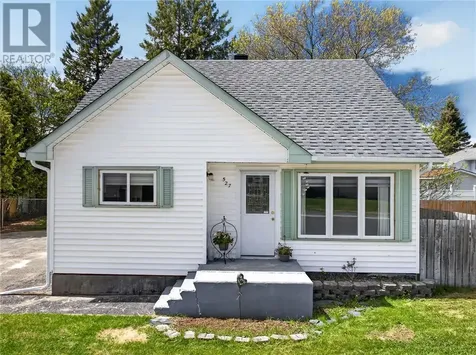 527 Mead Boulevard Espanola ON