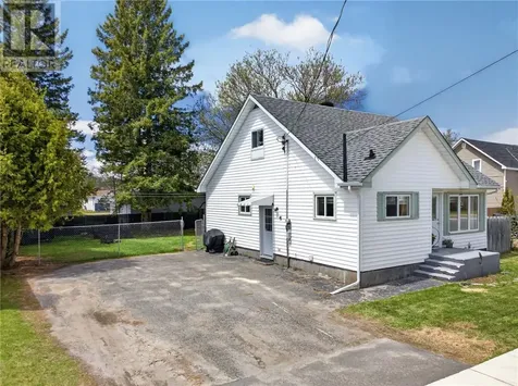 527 Mead Boulevard Espanola ON