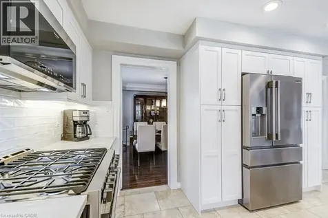 2080 Mckerlie Crescent Burlington ON L7M 4E8