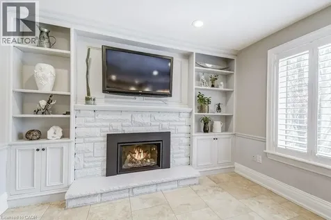 2080 Mckerlie Crescent Burlington ON L7M 4E8
