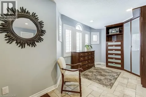 2080 Mckerlie Crescent Burlington ON L7M 4E8