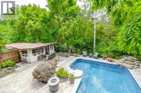 2080 Mckerlie Crescent Burlington ON L7M 4E8