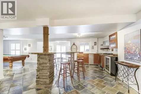 2080 Mckerlie Crescent Burlington ON L7M 4E8