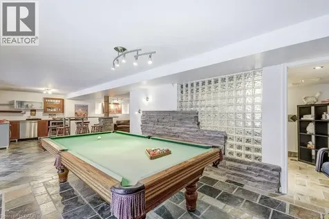 2080 Mckerlie Crescent Burlington ON L7M 4E8