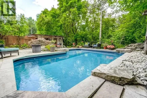 2080 Mckerlie Crescent Burlington ON L7M 4E8