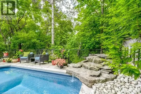 2080 Mckerlie Crescent Burlington ON L7M 4E8